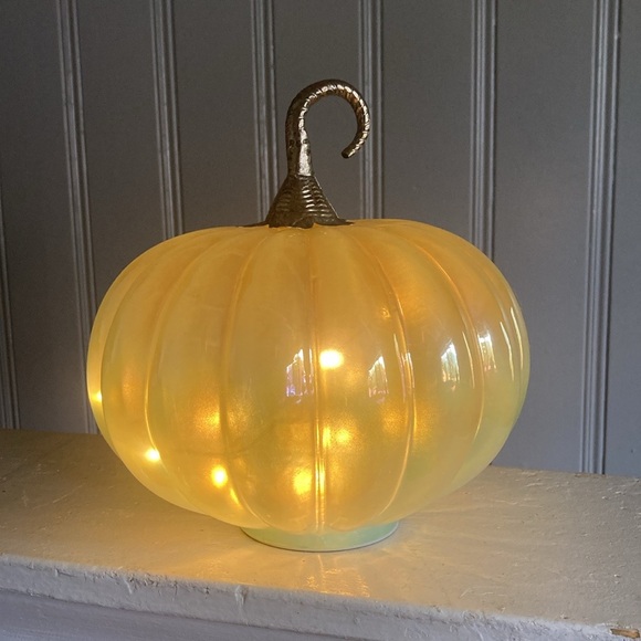 11”Handmade in India- LED Light Up- OMBRE Glass Decorative Pumpkin w/ Metal Stem - Picture 7 of 17